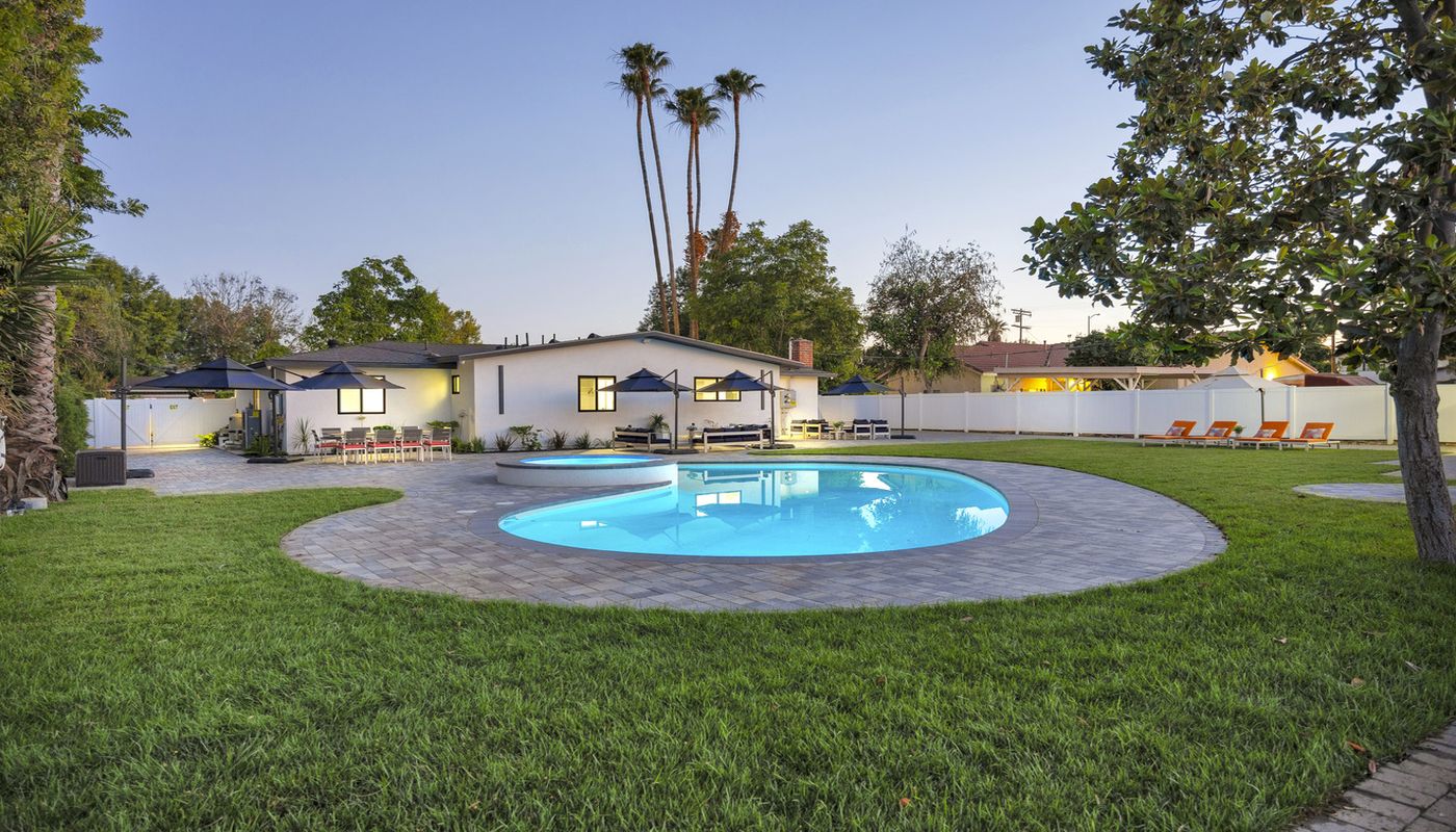 Deluxe Treatment Center